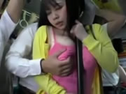 揉翻巨乳學生妹癡漢巴士